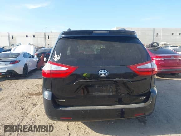 2015 Toyota Sienna XLE с VIN 5TDYK3DC9FS561192, выставлен на аукционе IAAI как лот 42784207 с пробегом 142 190 миль миль и . История ставок и продаж доступна на DreamBid. Изображение 16.