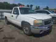 2005 GMC Sierra 1500 Work Truck z VIN 1GTEC14X55Z141000, wystawiony jako Copart lot #64566835 z przebiegiem 159 276 mil mil oraz Czysty tytuł • Clean title. Historia ofert i sprzedaży dostępna na DreamBid. Obrazek 4.