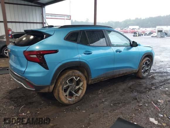 2025 Chevrolet Trax LT с VIN KL77LHEP2SC031680, выставлен на аукционе IAAI как лот 42903711 с пробегом 16 526 миль миль и . История ставок и продаж доступна на DreamBid. Изображение 4.