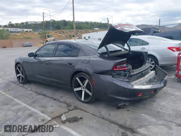 2015 Dodge Charger SE z VIN 2C3CDXBG1FH790891, wystawiony jako IAAI lot #43119479 z przebiegiem 170 619 mil mil oraz . Historia ofert i sprzedaży dostępna na DreamBid. Obrazek 3.