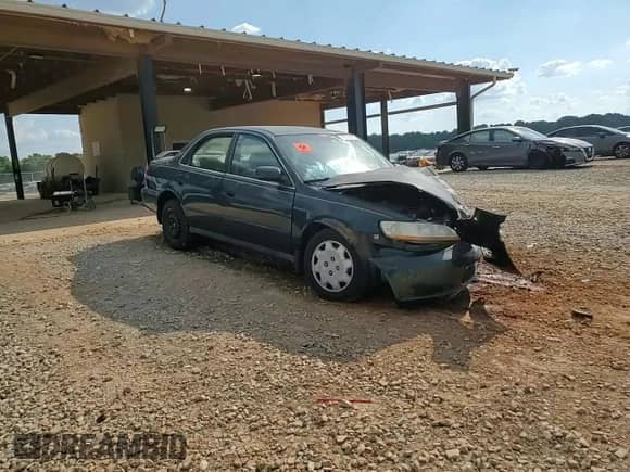 1998 Honda Accord LX z VIN 1HGCG5646WA021911, wystawiony jako Copart lot #69389505 z przebiegiem Nie podano mil oraz Szkoda całkowita • Salvage title. Historia ofert i sprzedaży dostępna na DreamBid. Obrazek 12.