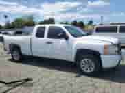 2011 Chevrolet Silverado 1500 LS z VIN 1GCRCREA2BZ443432, wystawiony jako Copart lot #65905145 z przebiegiem 393 760 mil mil oraz Szkoda całkowita • Salvage title. Historia ofert i sprzedaży dostępna na DreamBid. Obrazek 4.