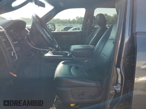 2020 Ram 1500 Tradesman z VIN 3C6RR7KG9LG134576, wystawiony jako Copart lot #62941315 z przebiegiem 90 026 mil mil oraz Szkoda całkowita • Salvage title. Historia ofert i sprzedaży dostępna na DreamBid. Obrazek 7.