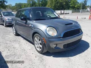 2009 MINI Hardtop S с VIN WMWMF73539TX41039, выставлен на аукционе IAAI как лот 43073297 с пробегом 107 813 миль миль и . История ставок и продаж доступна на DreamBid. Изображение 1.