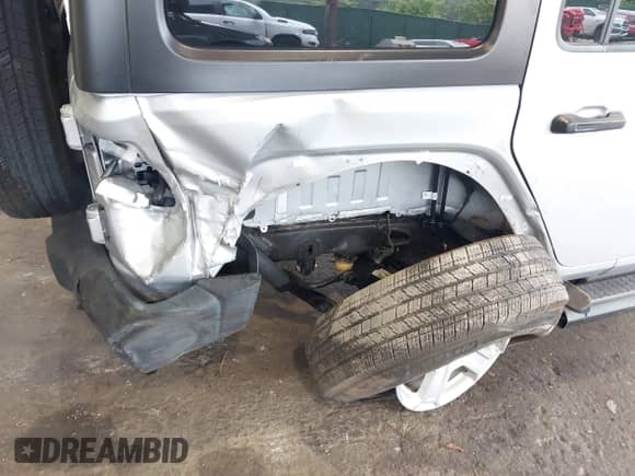 2022 Jeep Wrangler Unlimited Sport S z VIN 1C4HJXDG6NW144396, wystawiony jako IAAI lot #42362283 z przebiegiem 19 854 mil mil oraz . Historia ofert i sprzedaży dostępna na DreamBid. Obrazek 6.