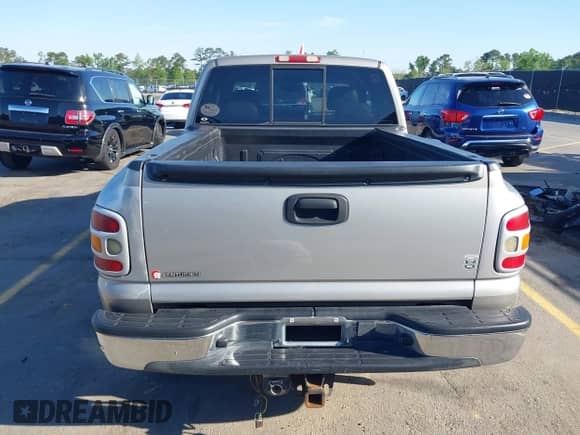 2002 GMC Sierra 1500 SLE с VIN 2GTEC19T721257163, выставлен на аукционе IAAI как лот 42049468 с пробегом 274 249 миль миль и . История ставок и продаж доступна на DreamBid. Изображение 16.