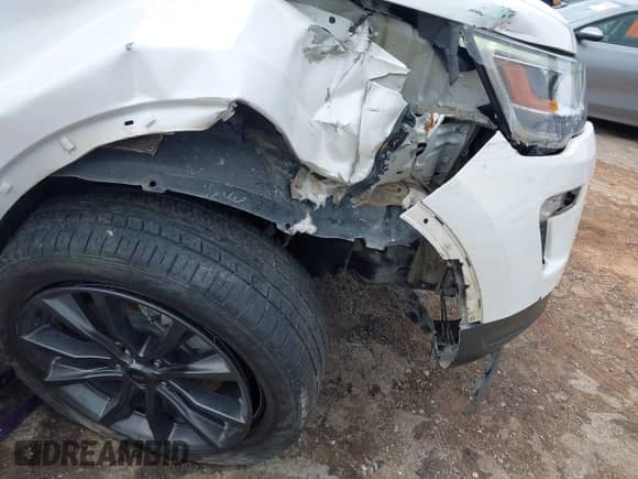 2018 Ford Explorer XLT with VIN 1FM5K7D86JGB55164, listed as a IAAI auction lot 42970202 with 95,462 mi miles and . Bid and sale history available at DreamBid. Image 6.