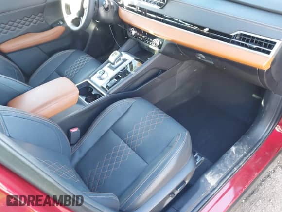 2023 Mitsubishi Outlander SEL with VIN JA4J4VA86PZ044725, listed as a IAAI auction lot 41211848 with 10,886 mi miles and . Bid and sale history available at DreamBid. Image 5.