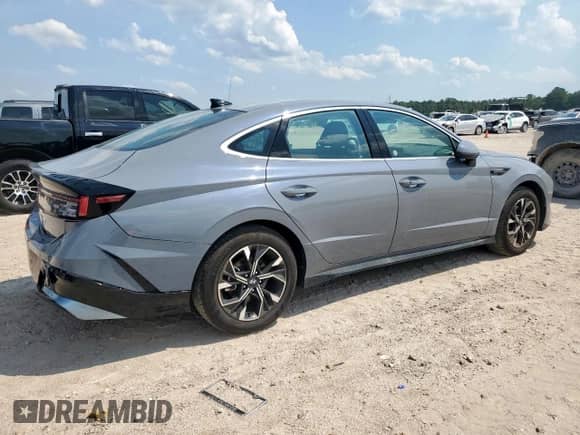 2025 Hyundai Sonata SEL z VIN KMHL64JA3SA452298, wystawiony jako Copart lot #70425325 z przebiegiem 14 803 mil mil oraz Szkoda całkowita • Salvage title. Historia ofert i sprzedaży dostępna na DreamBid. Obrazek 3.