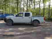 2017 Nissan Frontier SV z VIN 1N6AD0EV0HN738650, wystawiony jako IAAI lot #43083511 z przebiegiem 116 840 mil mil oraz . Historia ofert i sprzedaży dostępna na DreamBid. Obrazek 14.