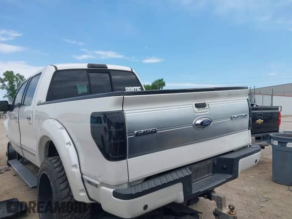 2013 Ford F-150 XLT z VIN 1FTFW1E6XDFC26965, wystawiony jako IAAI lot #42809033 z przebiegiem 203 209 mil mil oraz . Historia ofert i sprzedaży dostępna na DreamBid. Obrazek 3.