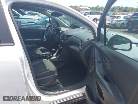 2021 Chevrolet Trax LT с VIN KL7CJLSB0MB332618, выставлен на аукционе IAAI как лот 42583043 с пробегом 58 940 миль миль и . История ставок и продаж доступна на DreamBid. Изображение 5.
