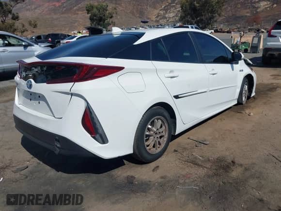 2022 Toyota Prius Limited with VIN JTDKAMFP7N3201286, listed as a IAAI auction lot 43282629 with 31,664 mi miles and . Bid and sale history available at DreamBid. Image 4.