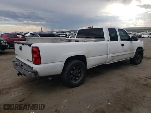 2003 Chevrolet Silverado 1500 LS z VIN 1GCEC19T73E215270, wystawiony jako Copart lot #71969234 z przebiegiem 216 309 mil mil oraz Szkoda całkowita • Salvage title. Historia ofert i sprzedaży dostępna na DreamBid. Obrazek 3.