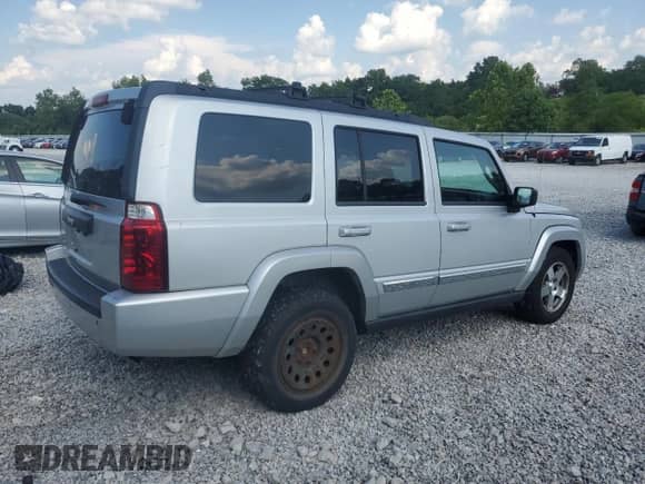 2010 Jeep Commander Sport с VIN 1J4RG4GK3AC125683, выставлен на аукционе Copart как лот 66455985 с пробегом 156 671 миль миль и Списание • Salvage title. История ставок и продаж доступна на DreamBid. Изображение 3.