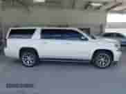 2017 Chevrolet Suburban Premier z VIN 1GNSCJKC5HR248529, wystawiony jako IAAI lot #42244402 z przebiegiem 138 365 mil mil oraz . Historia ofert i sprzedaży dostępna na DreamBid. Obrazek 14.