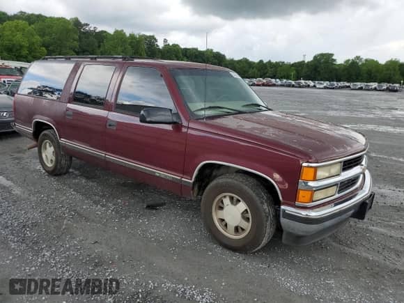 1999 Chevrolet Suburban с VIN 3GNEC16RXXG260623, выставлен на аукционе Copart как лот 54609694 с пробегом 246 460 миль миль и Списание • Salvage title. История ставок и продаж доступна на DreamBid. Изображение 4.