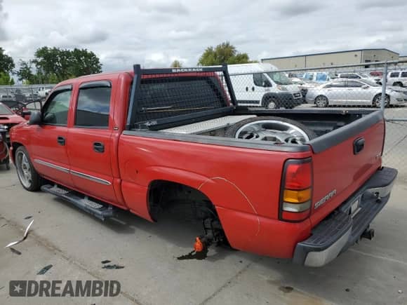 2005 GMC Sierra 1500 SLT z VIN 2GTEC13T351177047, wystawiony jako Copart lot #53577335 z przebiegiem 77 932 mil mil oraz Szkoda całkowita • Salvage title. Historia ofert i sprzedaży dostępna na DreamBid. Obrazek 2.