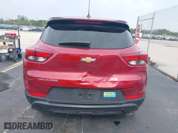 2021 Chevrolet TrailBlazer LS z VIN KL79MMS25MB139727, wystawiony jako IAAI lot #42645866 z przebiegiem 60 394 mil mil oraz . Historia ofert i sprzedaży dostępna na DreamBid. Obrazek 16.
