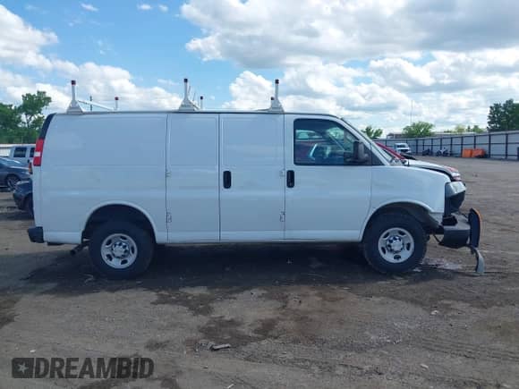 2018 Chevrolet Express Cargo с VIN 1GCWGAFG2J1339094, выставлен на аукционе IAAI как лот 42127557 с пробегом 131 480 миль миль и . История ставок и продаж доступна на DreamBid. Изображение 13.