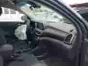 2019 Hyundai Tucson SE z VIN KM8J2CA49KU958921, wystawiony jako IAAI lot #42322518 z przebiegiem Nie podano mil oraz . Historia ofert i sprzedaży dostępna na DreamBid. Obrazek 5.