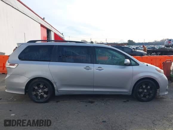 2011 Toyota Sienna SE with VIN 5TDXK3DC4BS070311, listed as a IAAI auction lot 41379741 with 138,589 mi miles and . Bid and sale history available at DreamBid. Image 13.