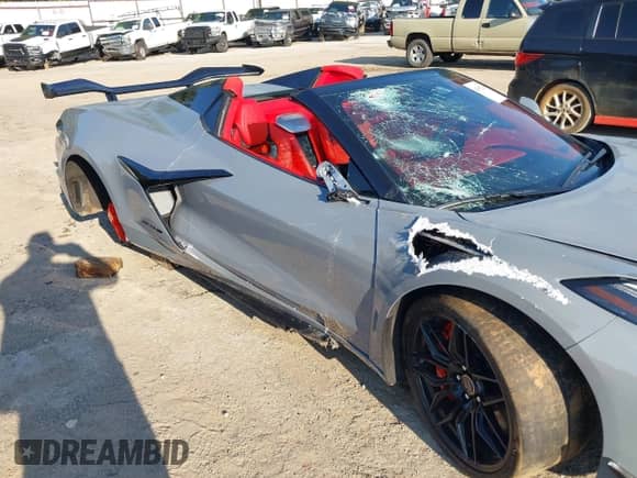 2024 Chevrolet Corvette 3LZ with VIN 1G1YF3D33R5608871, listed as a IAAI auction lot 43182266 with 2,673 mi miles and . Bid and sale history available at DreamBid. Image 6.