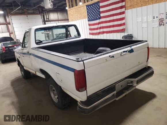 1989 Ford F-150 with VIN 1FTEF14Y7KKB65464, listed as a Copart auction lot 85364165 with 88,573 mi miles and Salvage title. Bid and sale history available at DreamBid. Image 2.