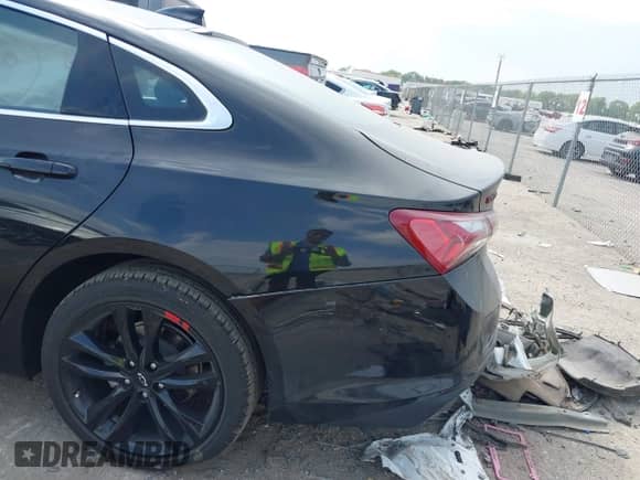 2022 Chevrolet Malibu LT z VIN 1G1ZD5ST3NF170866, wystawiony jako IAAI lot #43251814 z przebiegiem 100 714 mil mil oraz . Historia ofert i sprzedaży dostępna na DreamBid. Obrazek 6.