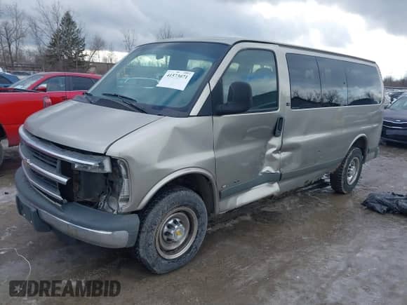 2002 Chevrolet Express with VIN 1GAGG25R121216538, listed as a IAAI auction lot 41573071 with 205,409 mi miles and . Bid and sale history available at DreamBid. Image 17.