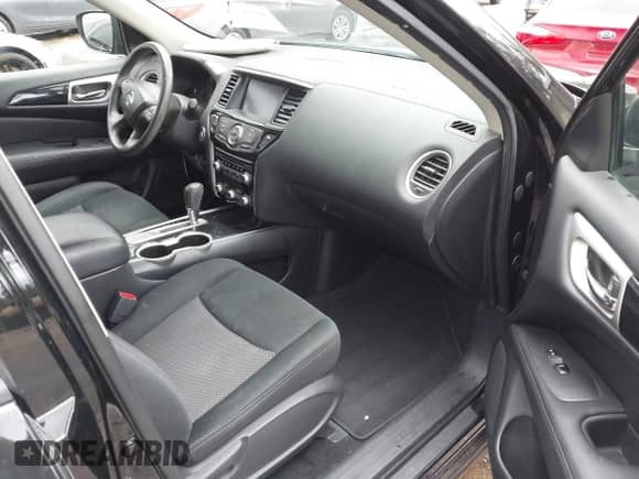 2018 Nissan Pathfinder S z VIN 5N1DR2MN1JC640710, wystawiony jako IAAI lot #41589166 z przebiegiem 93 554 mil mil oraz . Historia ofert i sprzedaży dostępna na DreamBid. Obrazek 5.