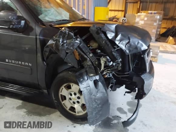 2010 Chevrolet Suburban LS с VIN 1GNUCHE01AR158111, выставлен на аукционе IAAI как лот 41602157 с пробегом 263 227 миль миль и . История ставок и продаж доступна на DreamBid. Изображение 12.