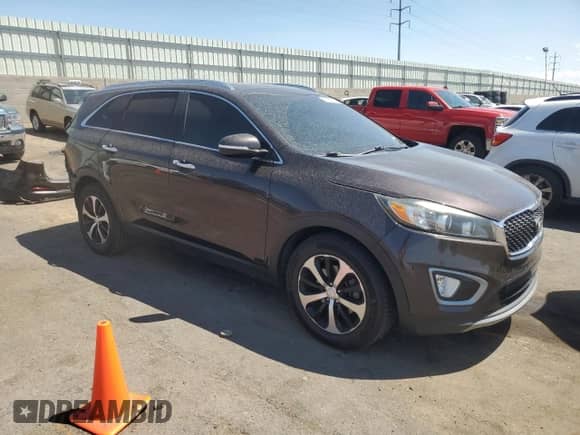 2016 Kia Sorento EX с VIN 5XYPH4A55GG150232, выставлен на аукционе Copart как лот 67798625 с пробегом 120 773 миль миль и Списание • Salvage title. История ставок и продаж доступна на DreamBid. Изображение 4.