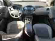 2013 Hyundai Tucson GLS z VIN KM8JUCAC9DU567417, wystawiony jako Copart lot #69688435 z przebiegiem 123 787 mil mil oraz Czysty tytuł • Clean title. Historia ofert i sprzedaży dostępna na DreamBid. Obrazek 8.