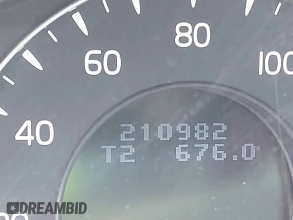 2008 Volvo XC70 with VIN YV4BZ982181039174, listed as a IAAI auction lot 43319329 with 210,982 mi miles and . Bid and sale history available at DreamBid. Image 7.