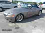 2003 BMW Z4 2.5i с VIN 4USBT33493LR65212, выставлен на аукционе IAAI как лот 43407089 с пробегом 62 649 миль миль и . История ставок и продаж доступна на DreamBid. Изображение 2.