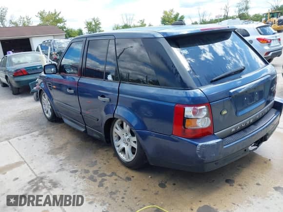 2006 Land Rover Range Rover Sport HSE with VIN SALSF25476A941830, listed as a IAAI auction lot 42957060 with Not provided miles and . Bid and sale history available at DreamBid. Image 3.