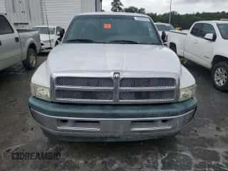 1998 Dodge 1500 z VIN 3B7HC13Y4WG236138, wystawiony jako Copart lot #72945914 z przebiegiem Nie podano mil oraz Szkoda całkowita • Salvage title. Historia ofert i sprzedaży dostępna na DreamBid. Obrazek 5.