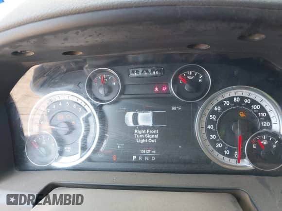 2019 Ram 1500 Big Horn z VIN 1C6RR6LT8KS529068, wystawiony jako IAAI lot #43127931 z przebiegiem 136 127 mil mil oraz . Historia ofert i sprzedaży dostępna na DreamBid. Obrazek 7.