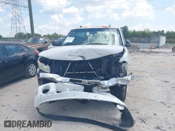 2005 GMC Sierra 1500 SLE with VIN 2GTEK13T951159056, listed as a IAAI auction lot 42516066 with 236,615 mi miles and . Bid and sale history available at DreamBid. Image 6.