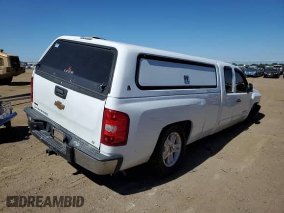 2011 Chevrolet Silverado 1500 LT с VIN 1GCRKSE03BZ418878, выставлен на аукционе Copart как лот 57763574 с пробегом 197 372 миль миль и Списание • Salvage title. История ставок и продаж доступна на DreamBid. Изображение 3.