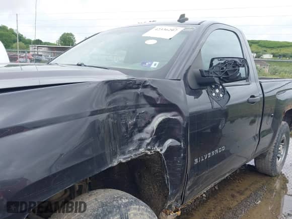 2014 Chevrolet Silverado 1500 Work Truck z VIN 1GCNKPEC6EZ296723, wystawiony jako IAAI lot #42336207 z przebiegiem 247 718 mil mil oraz . Historia ofert i sprzedaży dostępna na DreamBid. Obrazek 17.