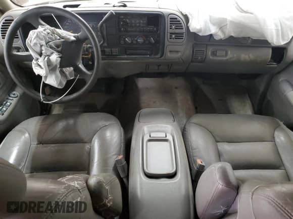 1999 Chevrolet Suburban с VIN 3GNFK16RXXG180567, выставлен на аукционе Copart как лот 71582715 с пробегом 336 379 миль миль и Списание • Salvage title. История ставок и продаж доступна на DreamBid. Изображение 8.