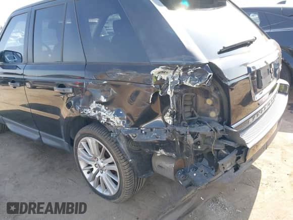 2010 Land Rover Range Rover Sport HSE Lux z VIN SALSK2D45AA218841, wystawiony jako IAAI lot #42575506 z przebiegiem Nie podano mil oraz . Historia ofert i sprzedaży dostępna na DreamBid. Obrazek 6.