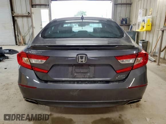 2018 Honda Accord Touring z VIN 1HGCV2F96JA001943, wystawiony jako Copart lot #69703545 z przebiegiem 98 175 mil mil oraz Szkoda całkowita • Salvage title. Historia ofert i sprzedaży dostępna na DreamBid. Obrazek 6.