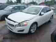 2013 Volvo S60 T6 R-Design Platinum с VIN YV1902FH5D2174408, выставлен на аукционе IAAI как лот 42684724 с пробегом 94 451 миль миль и . История ставок и продаж доступна на DreamBid. Изображение 17.