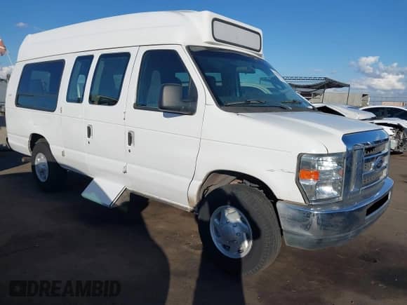 2009 Ford Econoline Cargo with VIN 1FTNS24L59DA60832, listed as a IAAI auction lot 41302330 with 257,643 mi miles and . Bid and sale history available at DreamBid. Image 1.