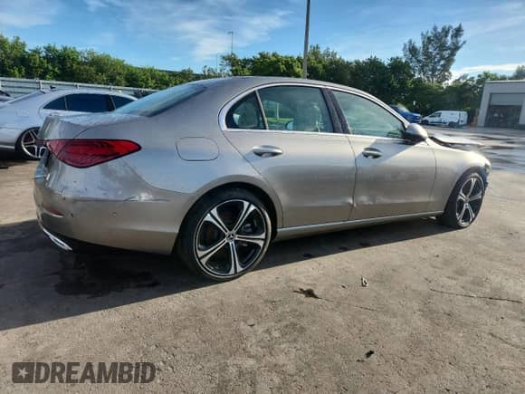 2023 Mercedes-Benz C 300 z VIN W1KAF4GB6PR096892, wystawiony jako Copart lot #71679435 z przebiegiem 3 168 mil mil oraz Szkoda całkowita • Salvage title. Historia ofert i sprzedaży dostępna na DreamBid. Obrazek 3.