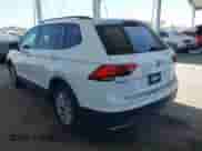 2019 Volkswagen Tiguan S с VIN 3VV1B7AX2KM176326, выставлен на аукционе IAAI как лот 42255775 с пробегом 72 996 миль миль и . История ставок и продаж доступна на DreamBid. Изображение 3.