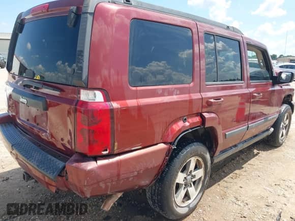 2007 Jeep Commander Sport with VIN 1J8HH48K07C699849, listed as a IAAI auction lot 42575178 with 235,638 mi miles and . Bid and sale history available at DreamBid. Image 4.